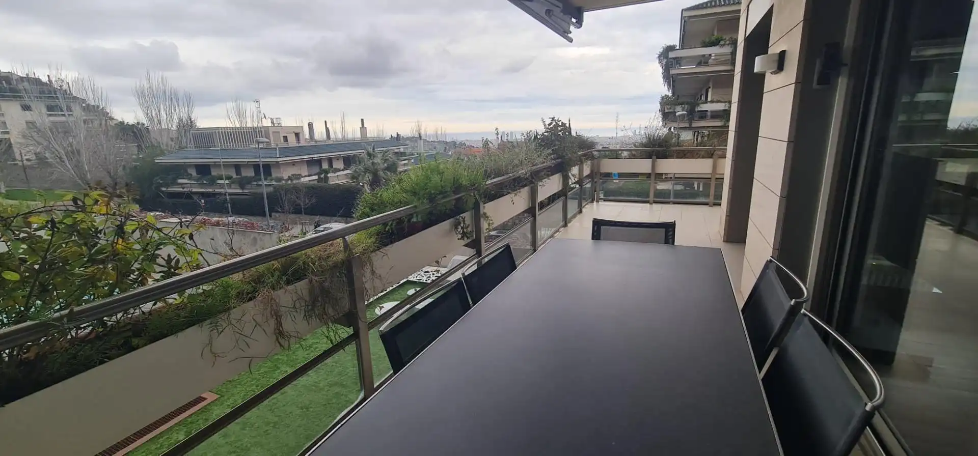 Terrassa de Pis en venda en Barcelona amb Aire condicionat, Calefacció i Jardí privat