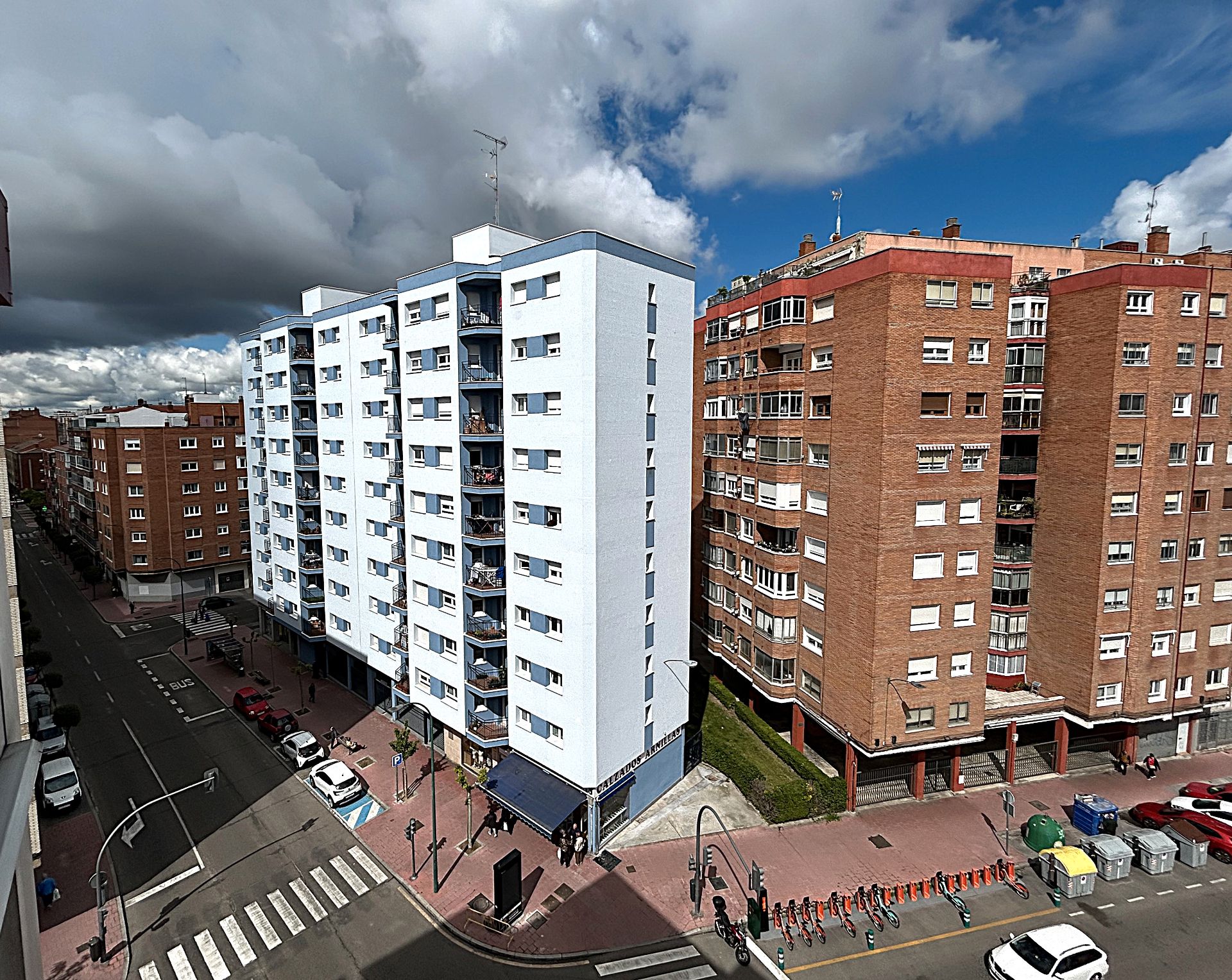 Vista exterior de Piso en venta en Valladolid Capital con Calefacción, Parquet y Terraza