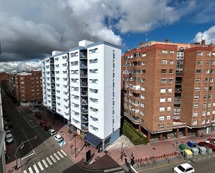 Vista exterior de Pis en venda en Valladolid Capital amb Calefacció, Parquet i Terrassa
