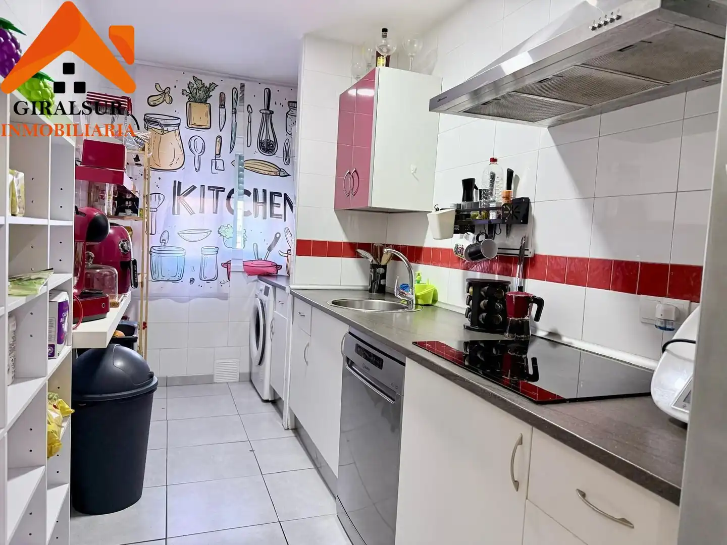 Kitchen of Flat for sale in Sevilla  with Air Conditioner, Terrace and Storage room