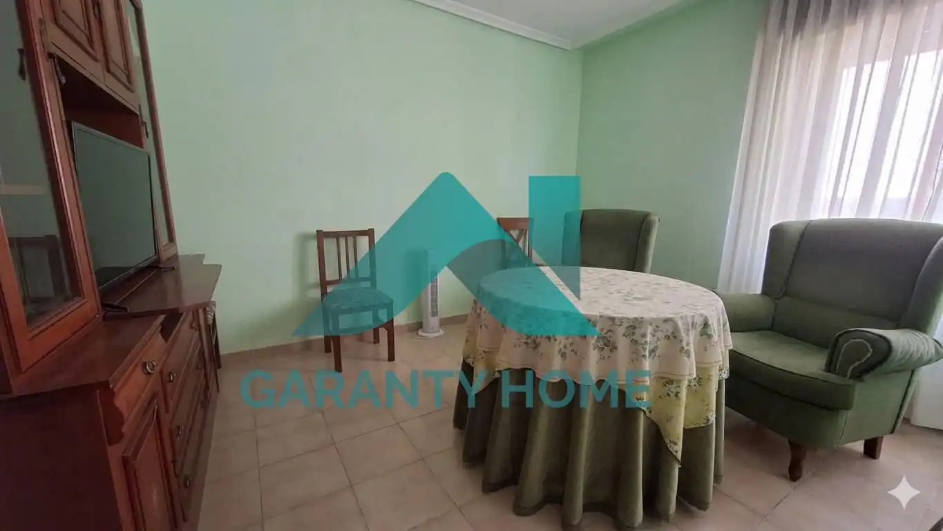 Comedor de Piso en venta en Cáceres con Calefacción, Parquet y Terraza
