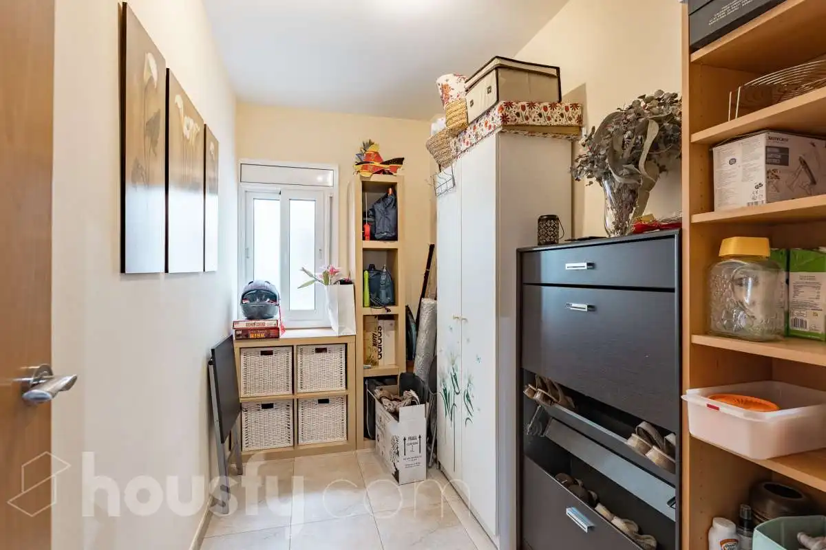 Piso en venta en Sant Boi de Llobregat con Calefacción, Amueblado y Balcón