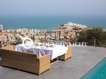 Detached house with pool for sale in bulgaria