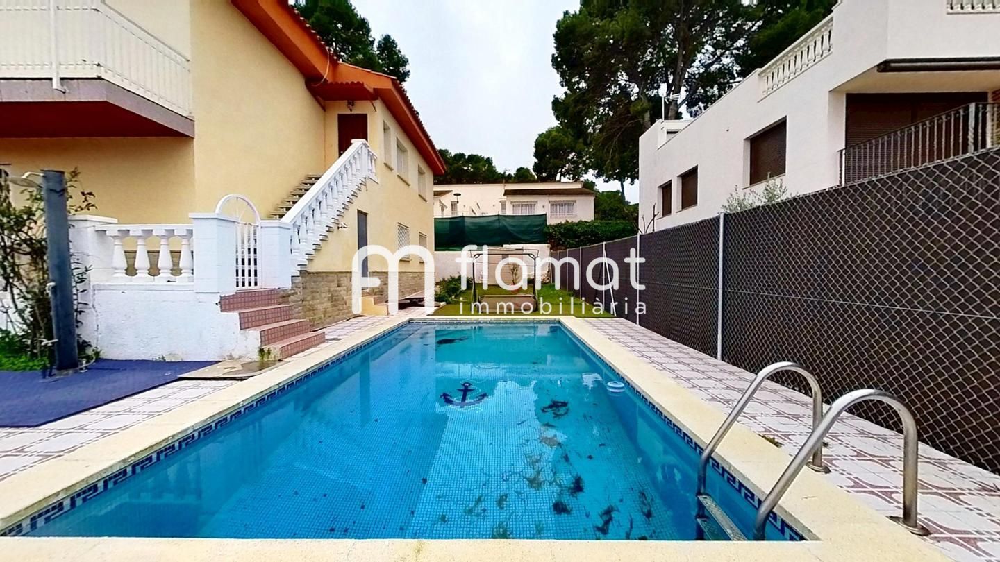 Piscina de Casa o xalet en venda en Salou