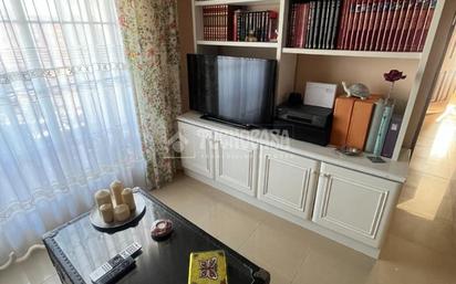 Living room of Flat for sale in Fuenlabrada  with Air Conditioner and Heating