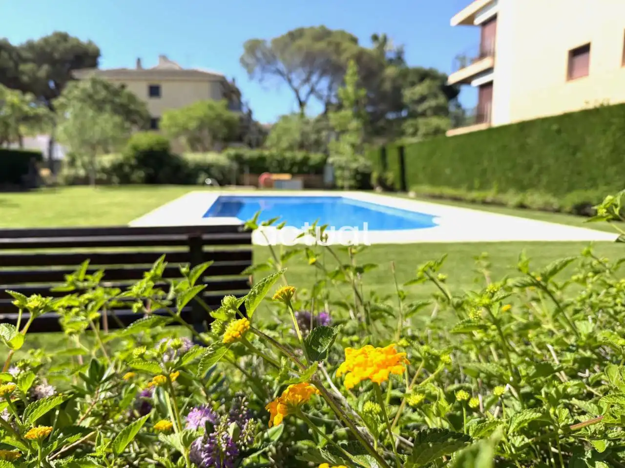 Schwimmbecken von Wohnungen zum Verkauf in Castell d'Aro, Platja d'Aro i s'Agaró mit Klimaanlage, Heizung und Terrasse