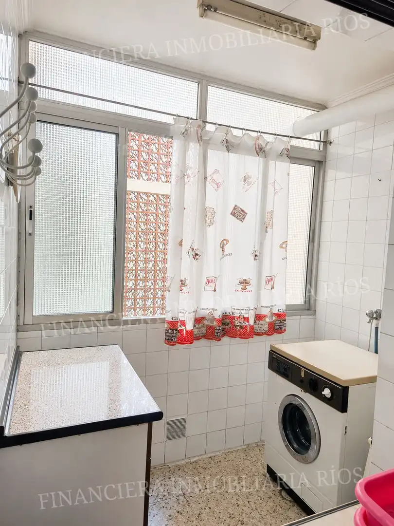 Kitchen of Flat for sale in Sevilla