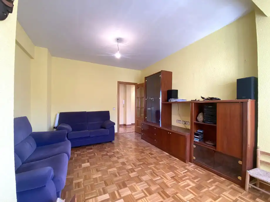 Sala de estar de Piso en venta en Vitoria - Gasteiz con Calefacción, Parquet y Terraza