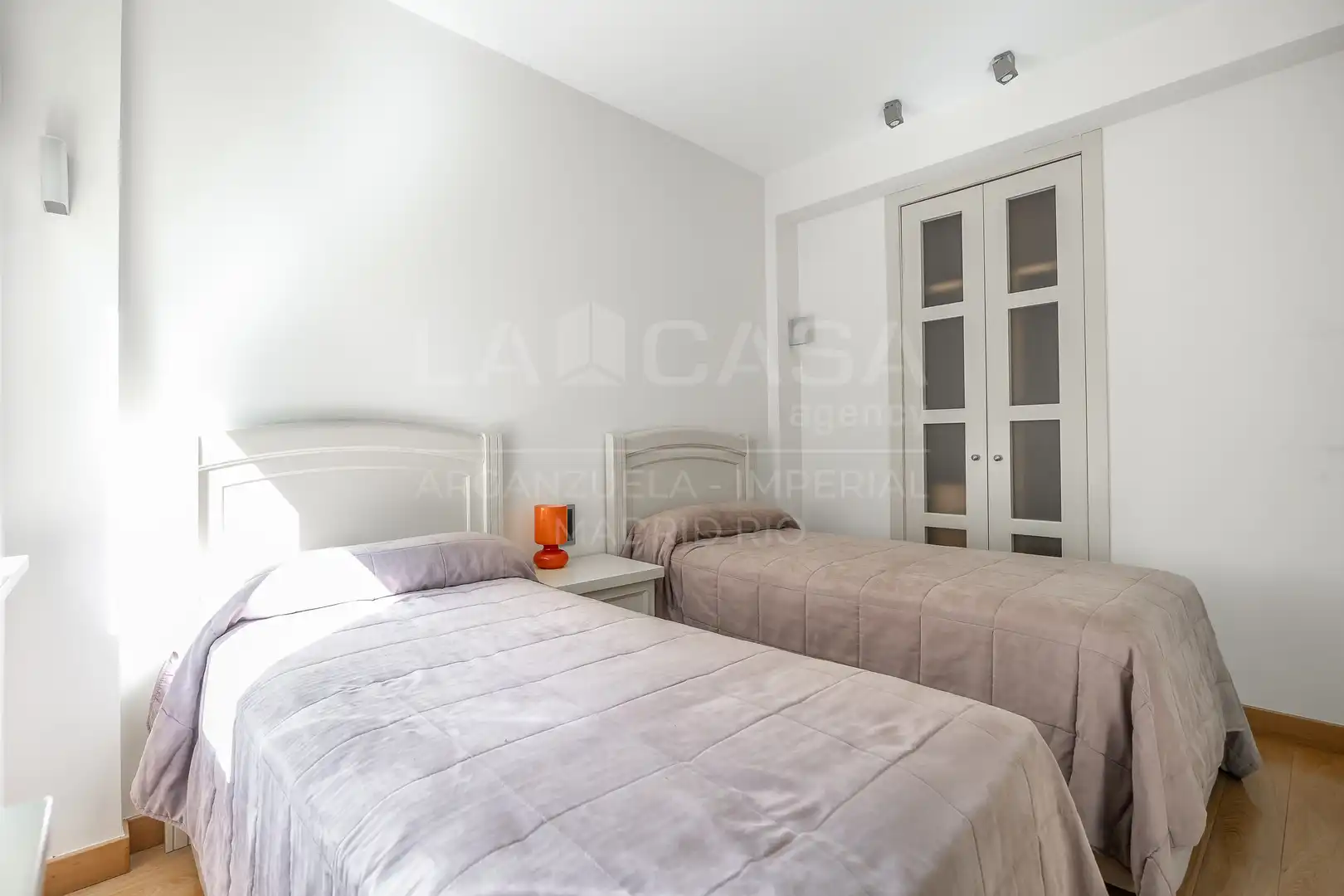 Habitación de Piso en venta en Madrid con Calefacción