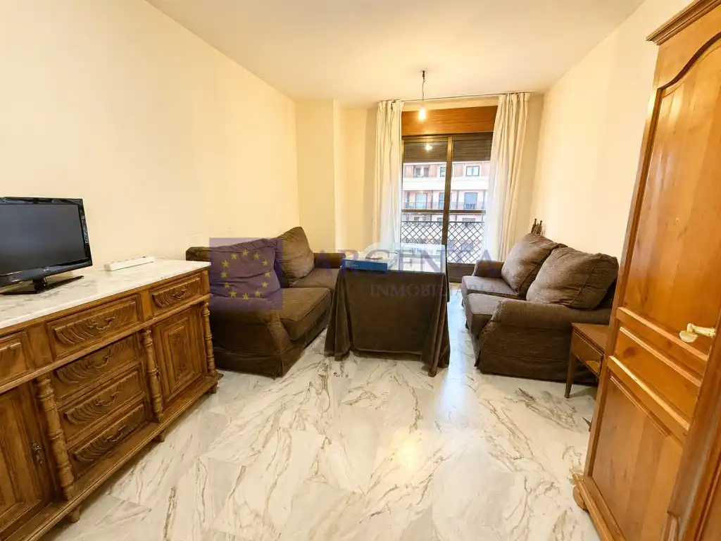 Wohnung mit Aufzug zur Miete in Centro