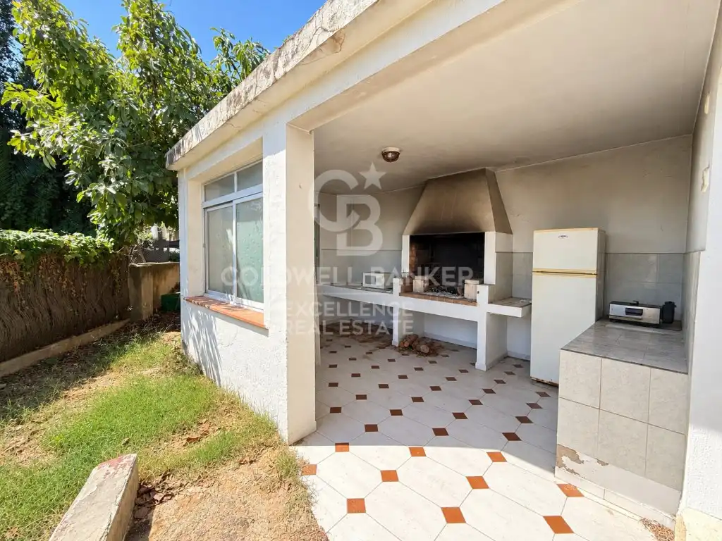 Vista exterior de Casa o chalet en venta en Oliva con Aire acondicionado, Terraza y Piscina