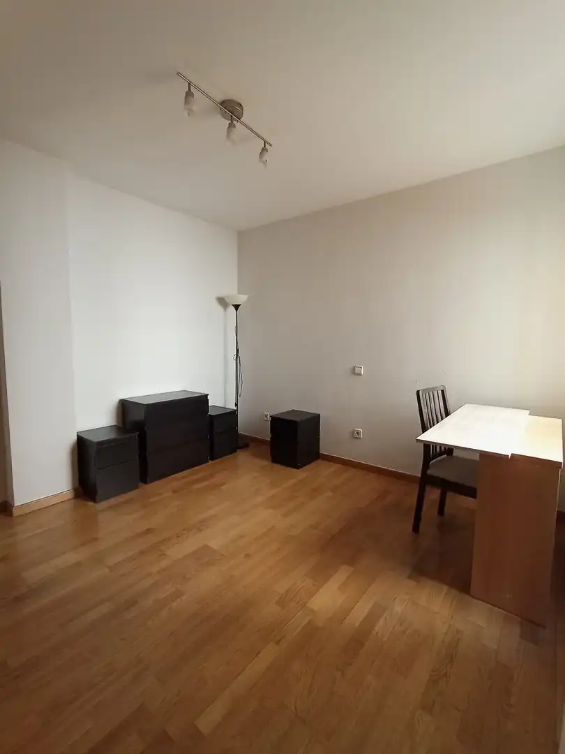 Schlafzimmer von Wohnung zur Miete in Parla mit Heizung, Parkett und Ofen