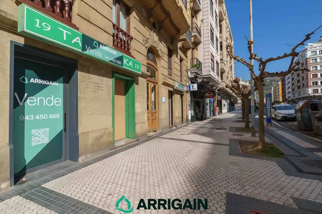 Local comercial en venda a Kolon Pasealekua 19, imagen 2
