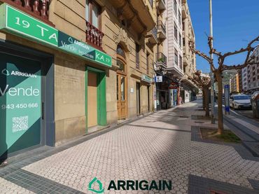 Business premises for sale in Kolon Pasealekua 19