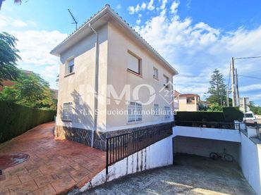 Apartment for sale in Carrer Álvaro de Bazán 23