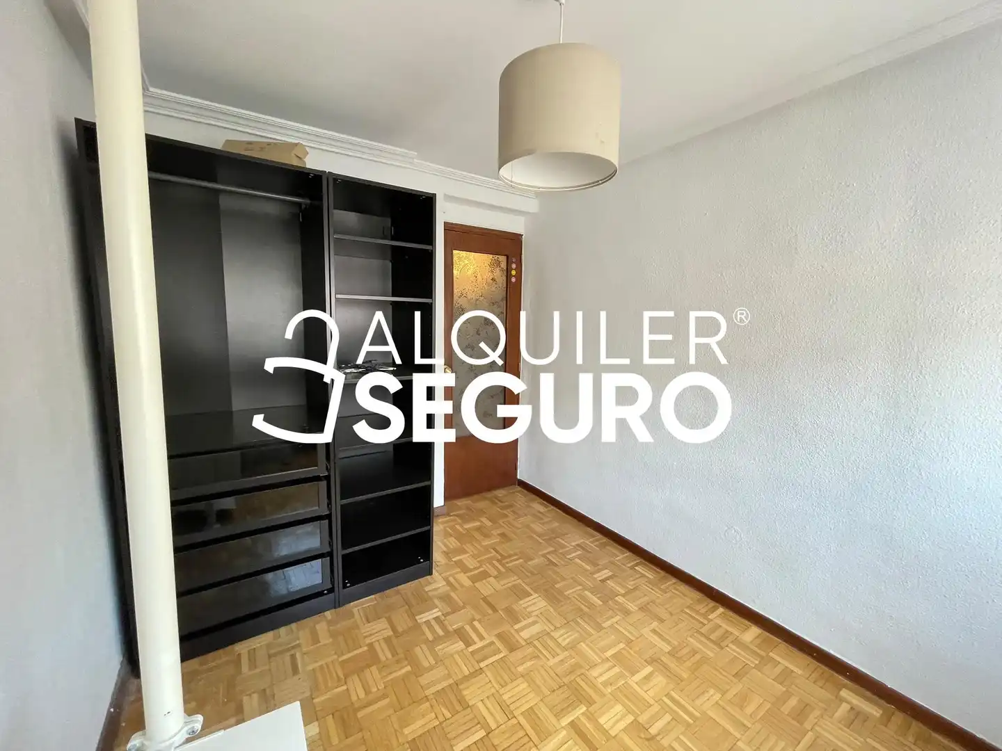 Habitación de Piso de alquiler en Madrid con Aire acondicionado, Calefacción y Amueblado