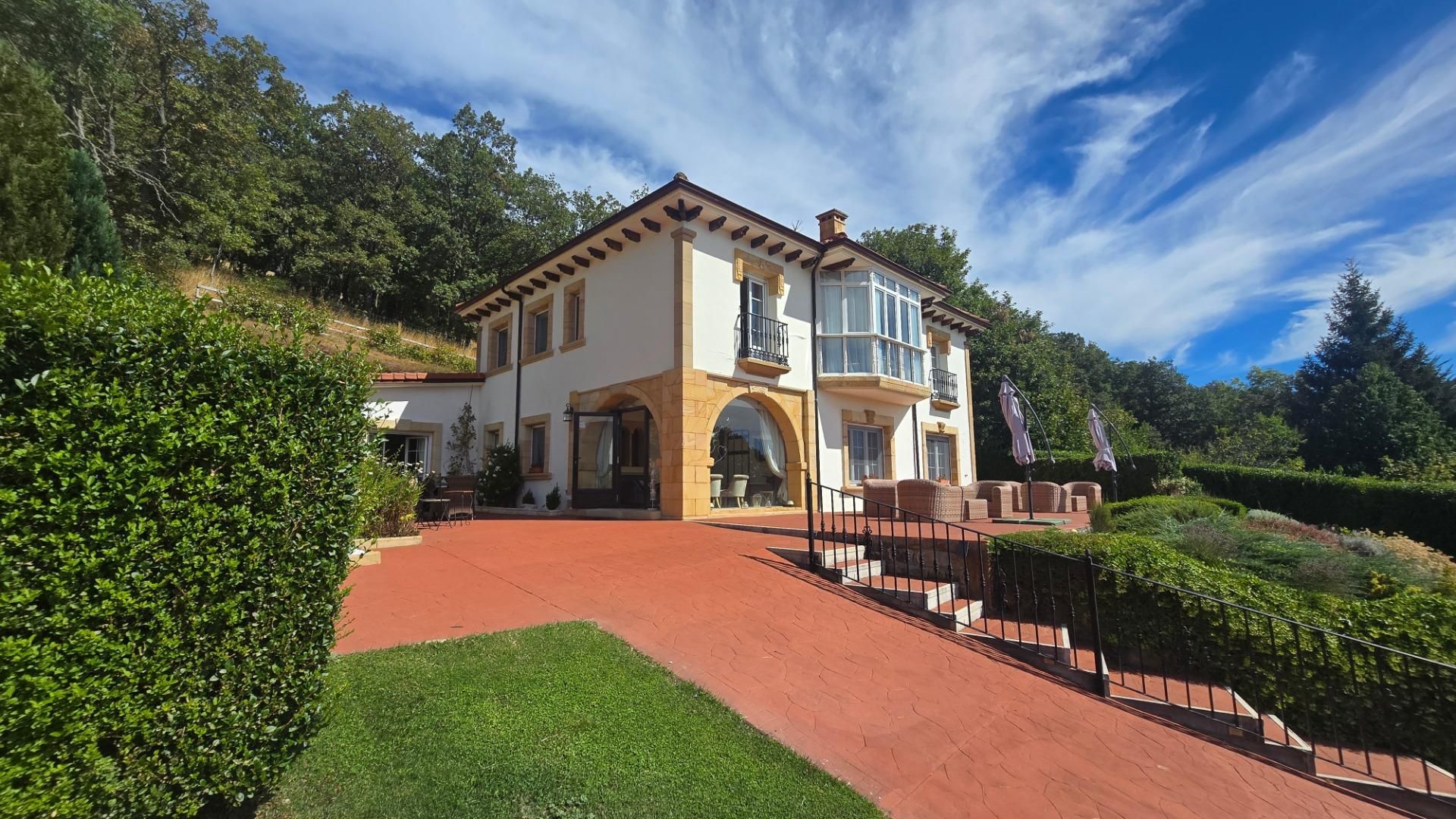 Exterior view of Country house for sale in Hermandad de Campoo de Suso  with Air Conditioner, Heating and Private garden