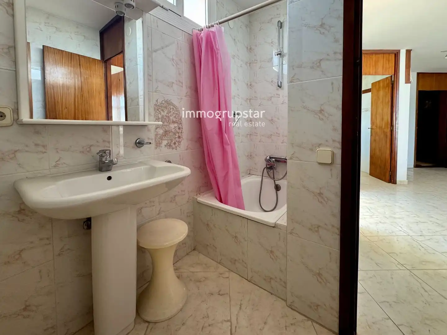 Baño de Piso en venta en Castell d'Aro, Platja d'Aro i s'Agaró con Terraza y Balcón