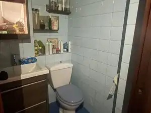 Bathroom of Houses for sale in Sevilla  with Terrace, Storage room and Community pool