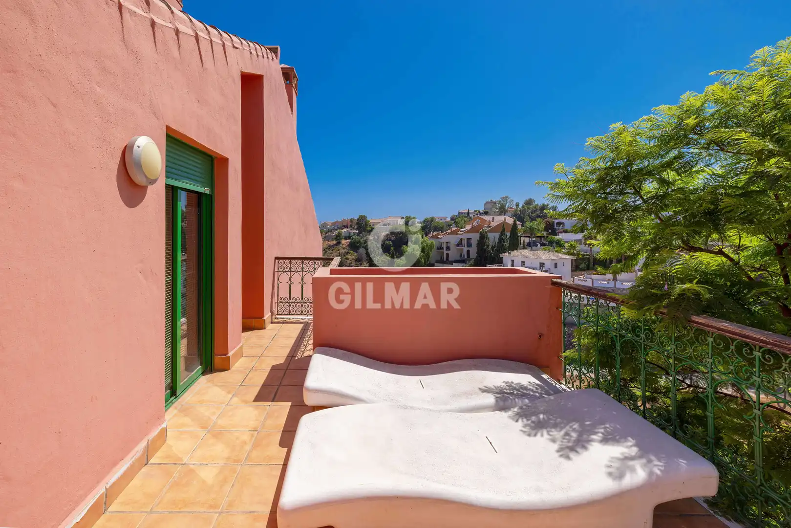 Vista exterior de Dúplex en venta en Fuengirola con Calefacción, Trastero y Piscina