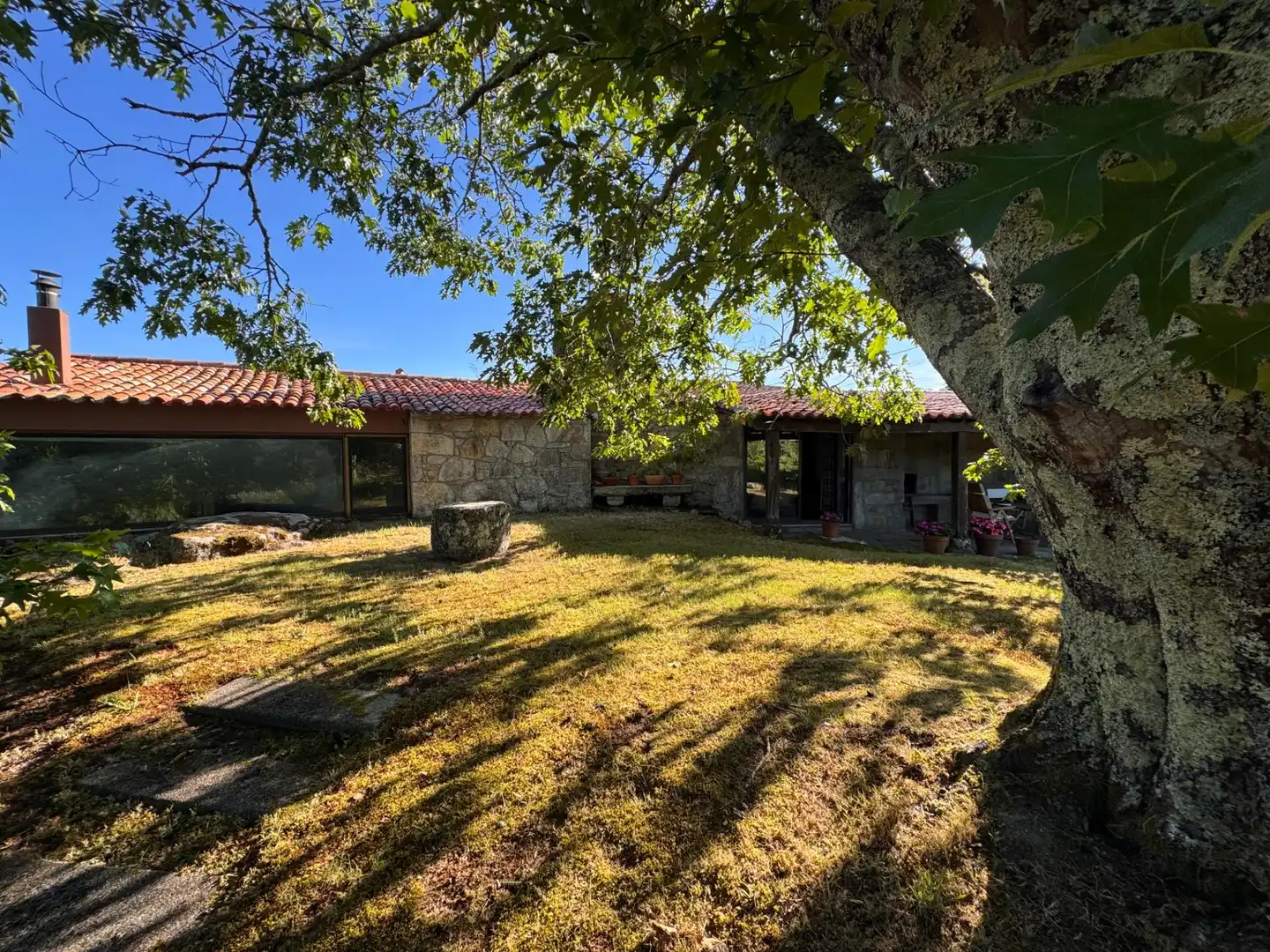 Vista exterior de Casa o chalet en venta en Pontevedra Capital  con Calefacción, Jardín privado y Terraza