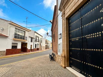 Vista exterior de Casa adosada en venda en Humilladero amb Terrassa