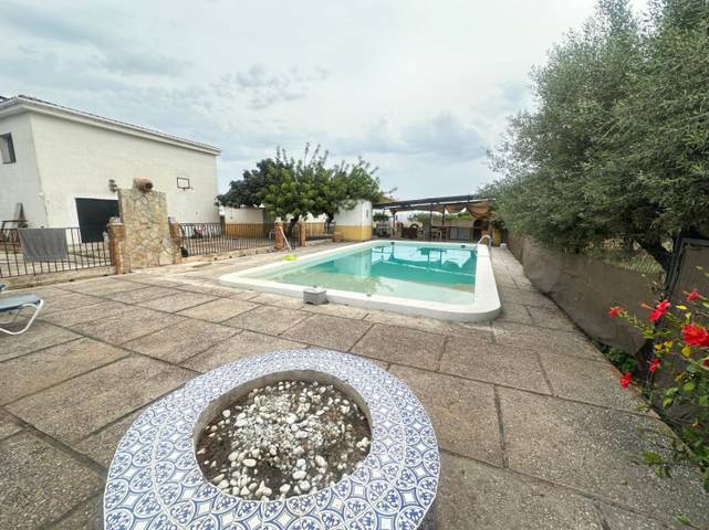 Casa-chalet en Venta en Quadra Natora en Estación - Universidad