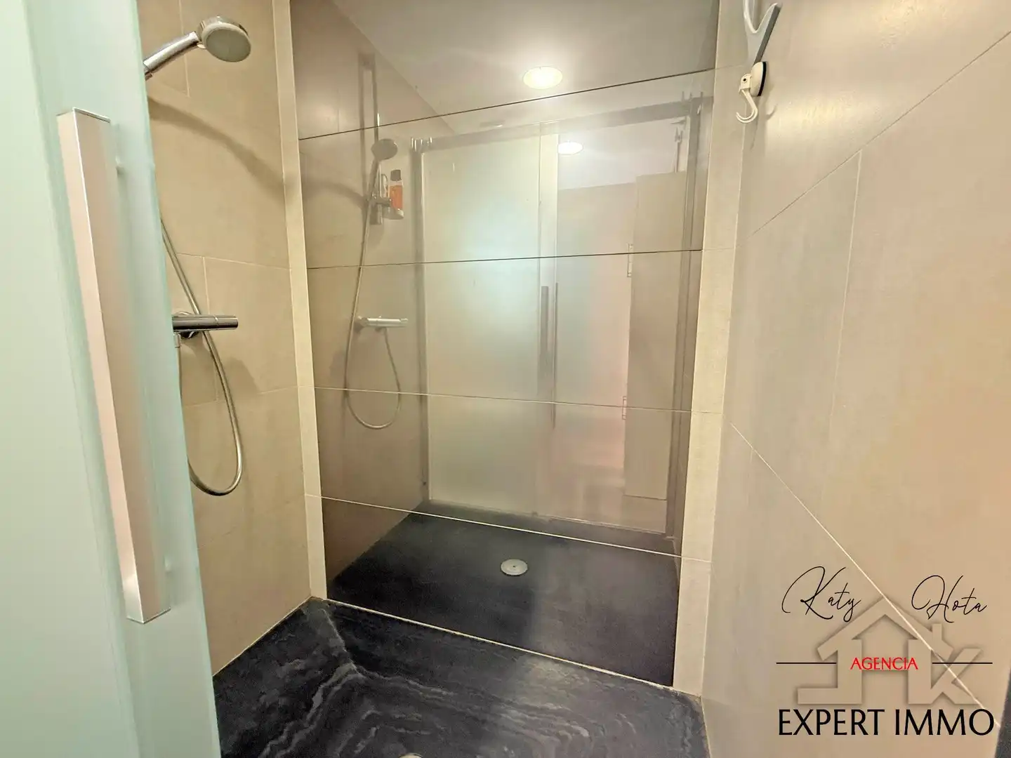 Baño de Apartamento en venta en Roses con Aire acondicionado, Calefacción y Terraza