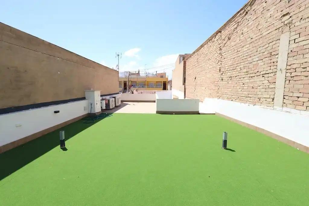 Terrasse von Einfamilien-Reihenhaus zur Miete in Pilar de la Horadada mit Klimaanlage, Heizung und Möbliert