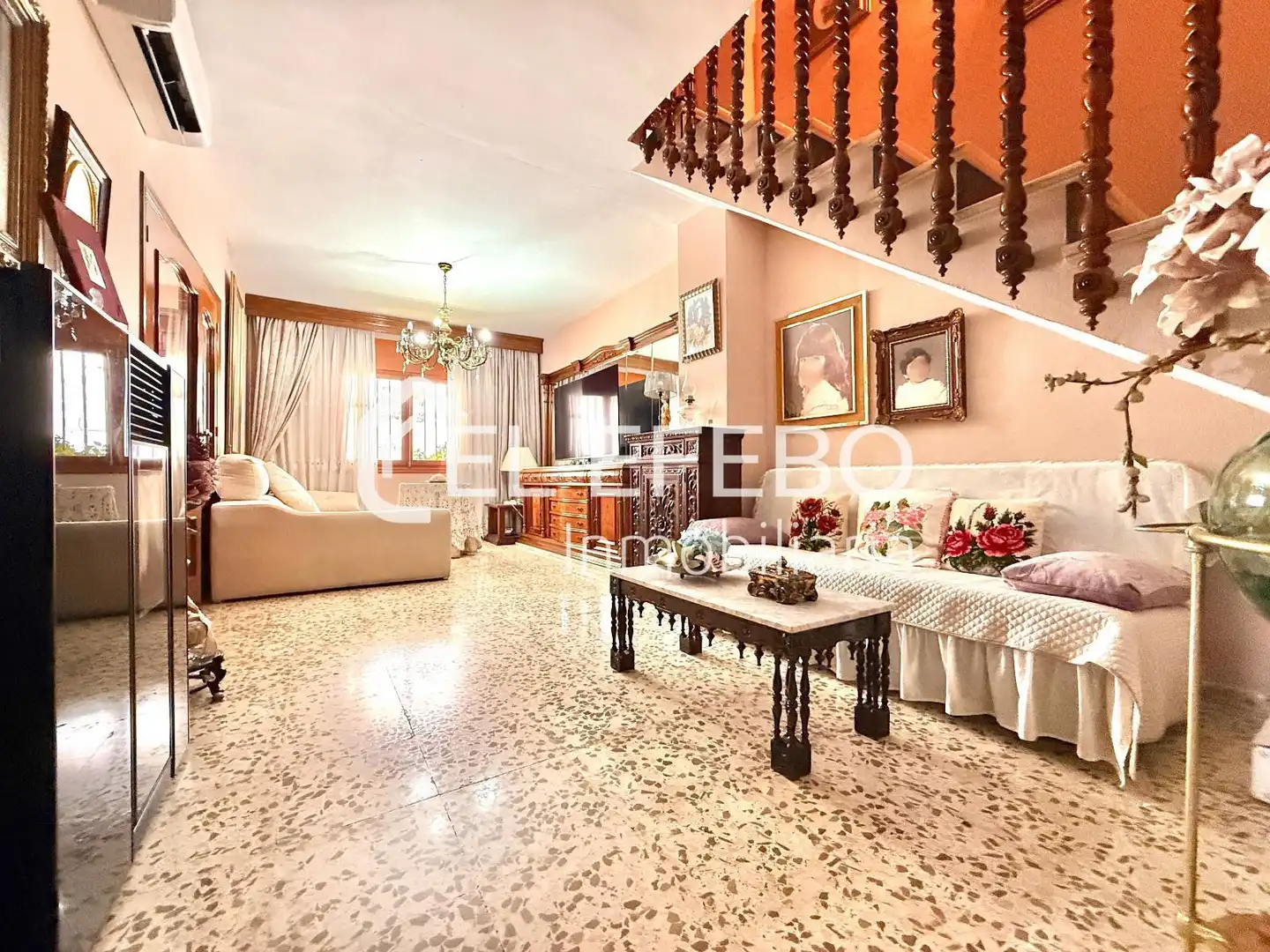 Sala d'estar de Casa o xalet en venda en Villanueva del Rosario amb Terrassa, Traster i Balcó