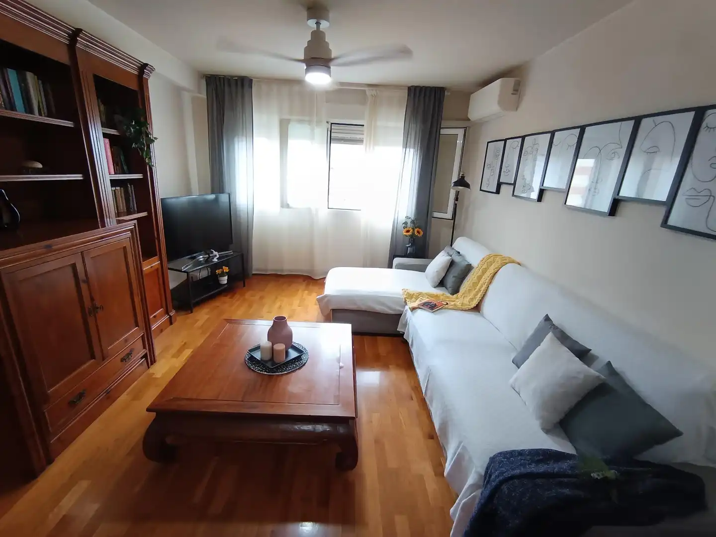 Sala de estar de Piso en venta en Murcia con Aire acondicionado, Parquet y Amueblado