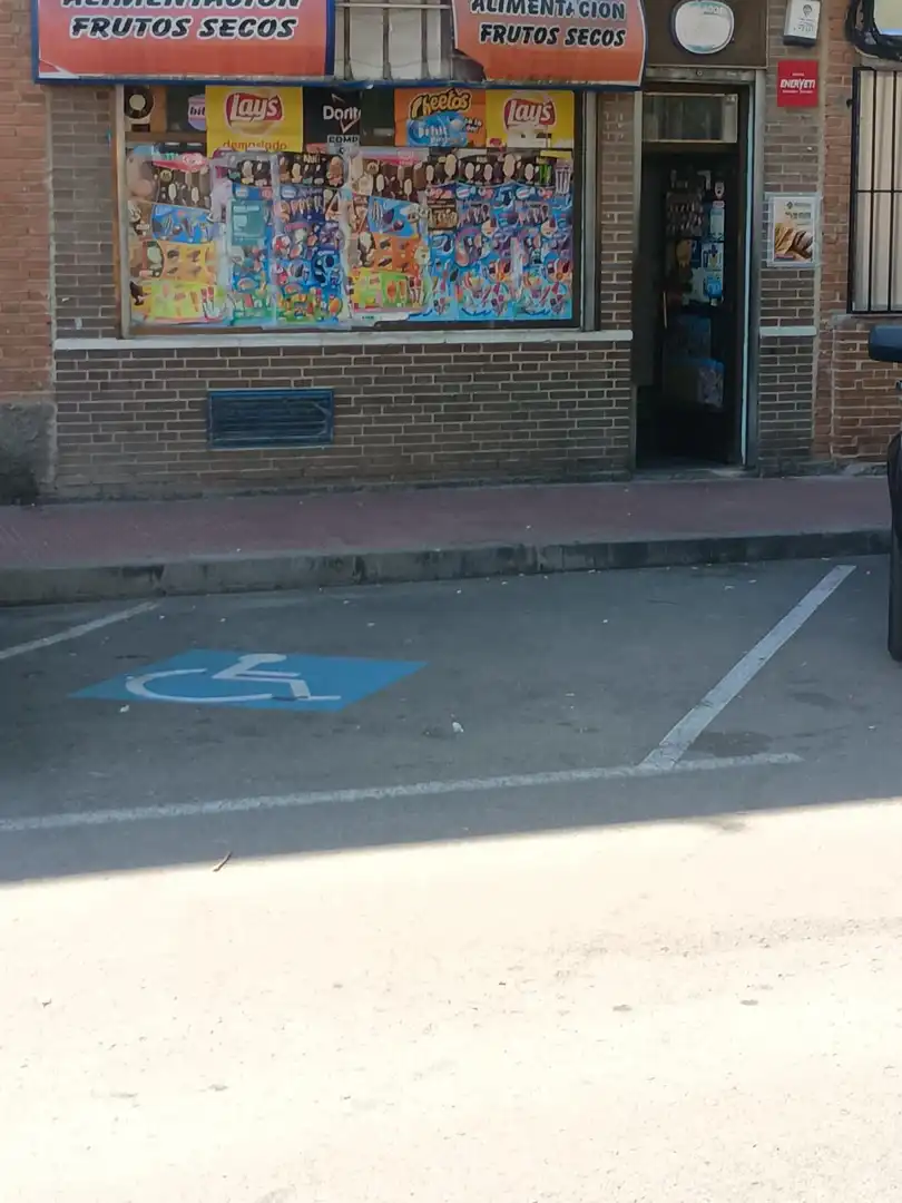 Aparcament de Local en venda en Alcalá de Henares
