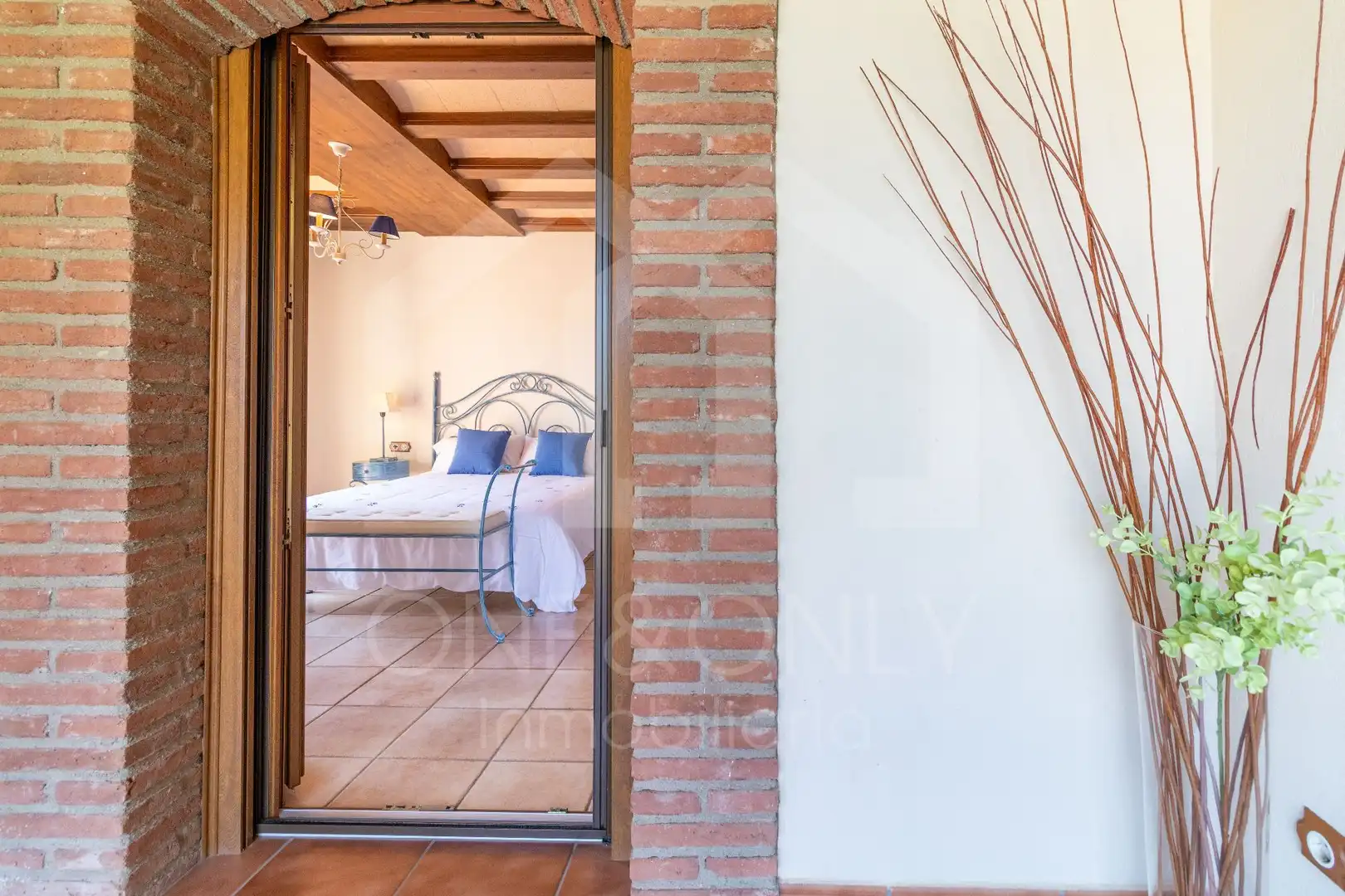 Dormitori de Casa o xalet en venda en Mont-roig del Camp amb Aire condicionat, Calefacció i Jardí privat