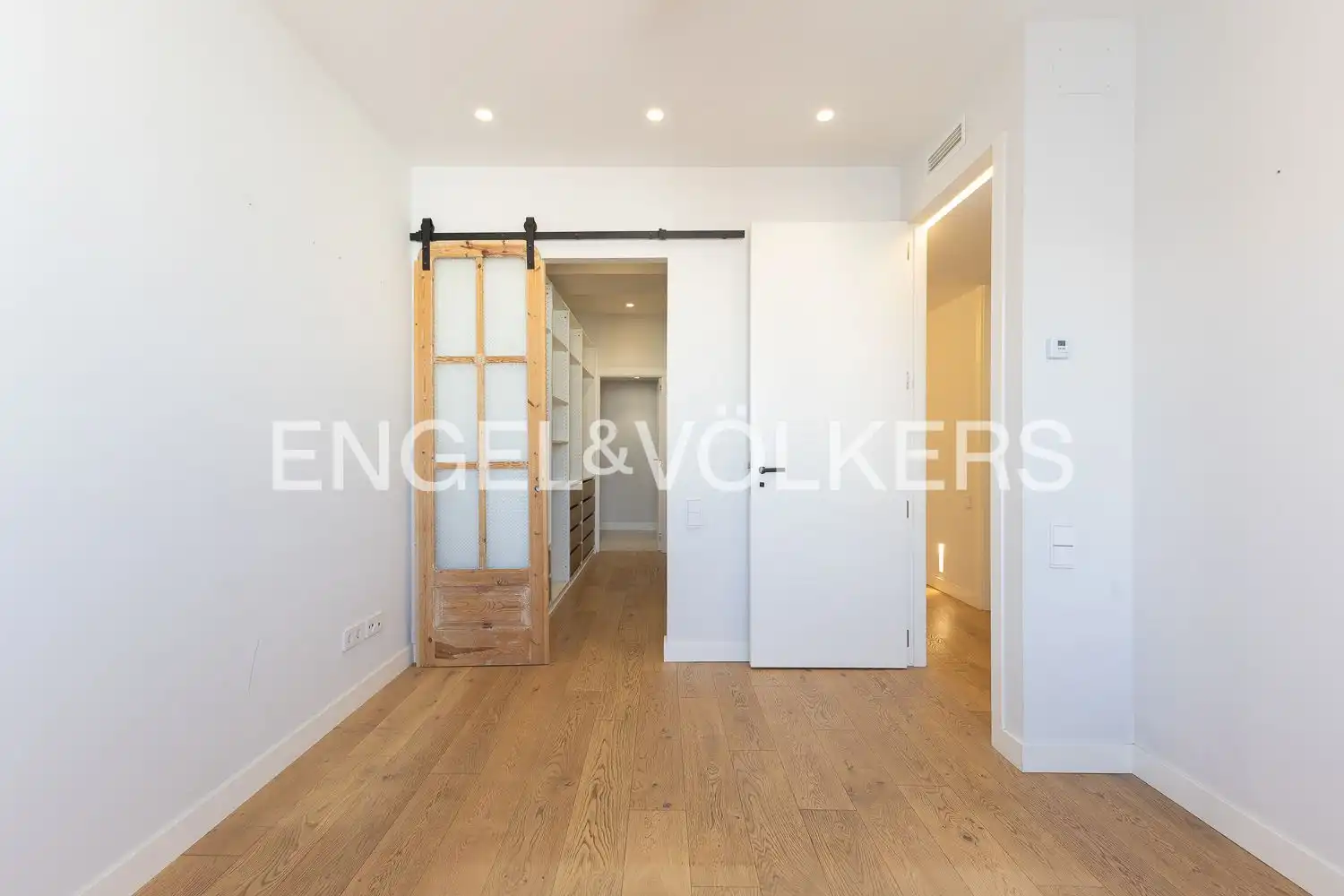 Attic for rent in Valencia  with Air Conditioner, Heating and Terrace