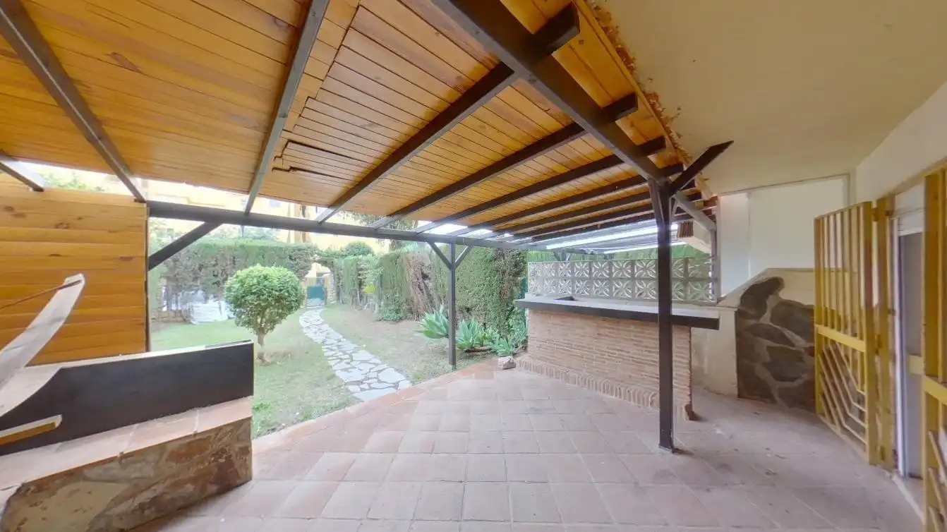 Home with garden for sale in Calahonda, imagen 2