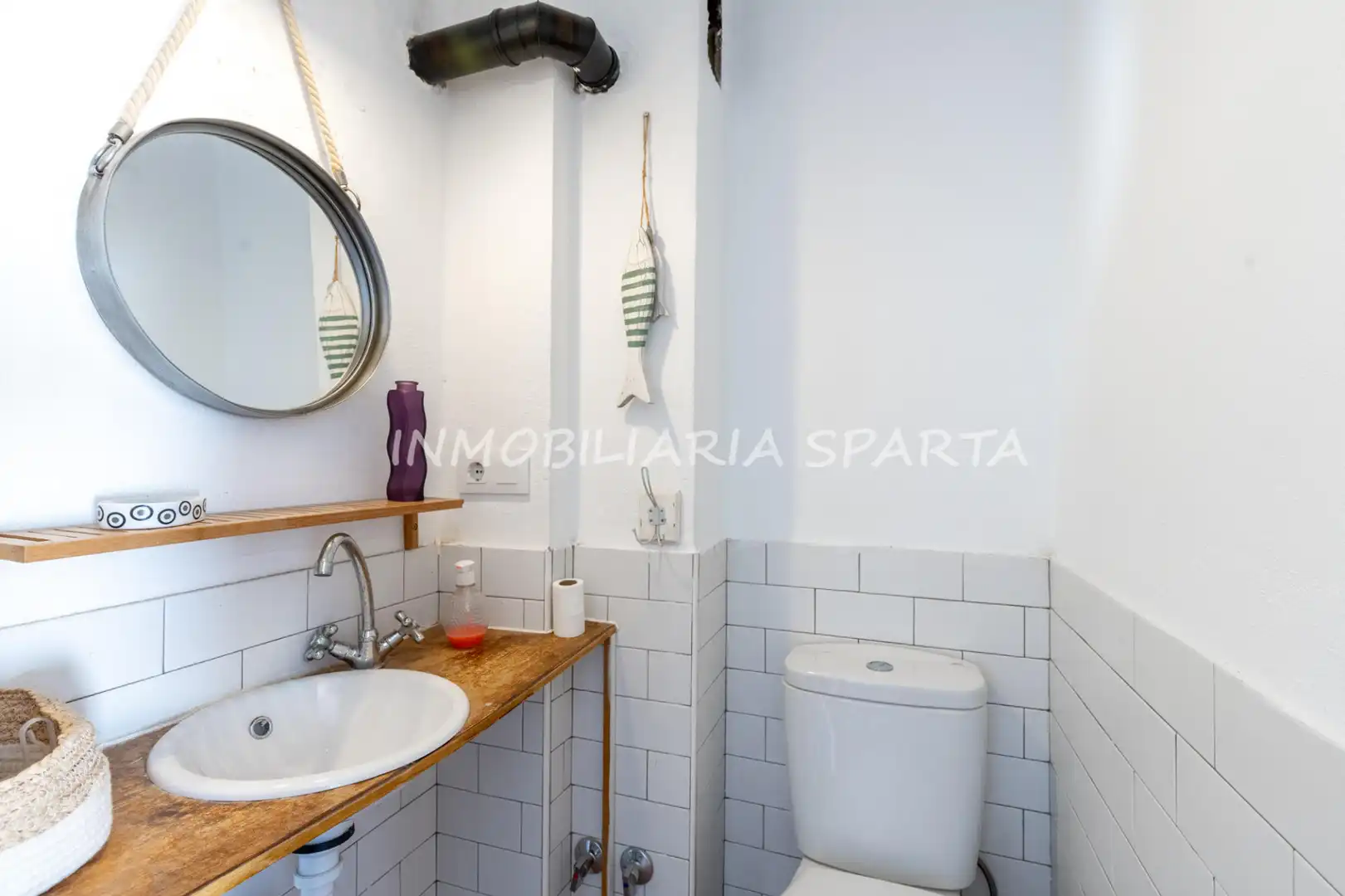 Baño de Casa adosada en venta en Gelves con Terraza, Horno y Lavadora