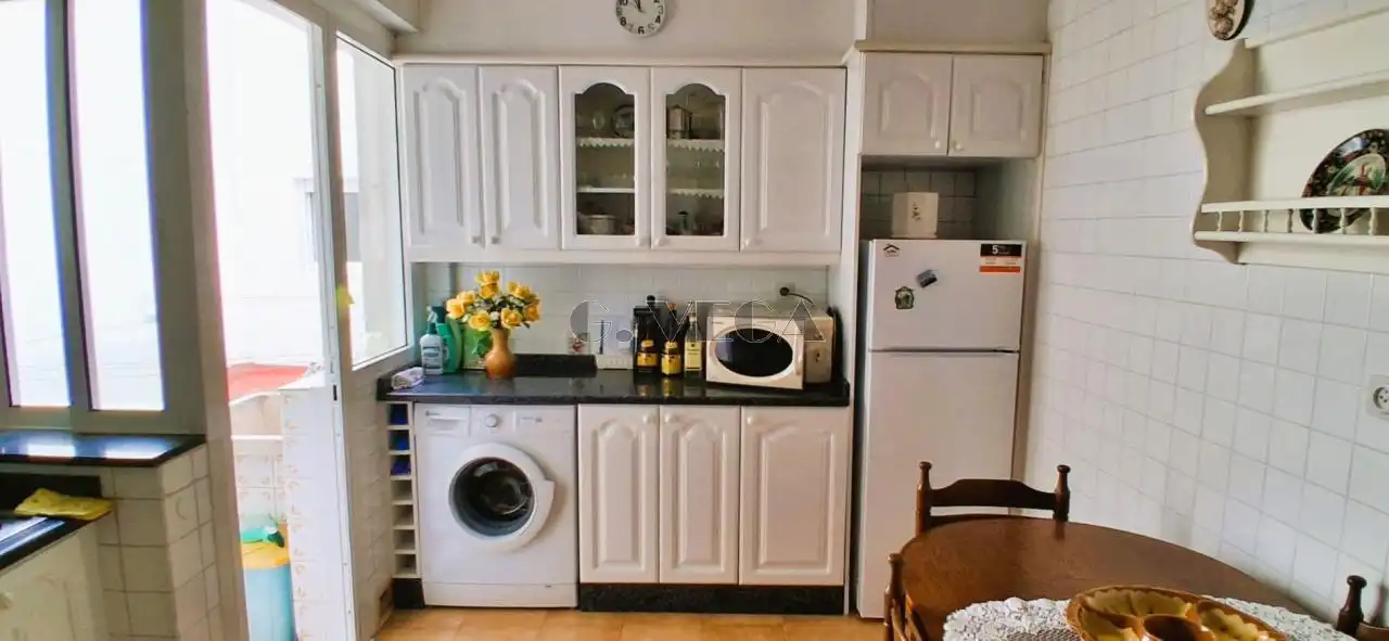 Cocina de Piso en venta en Vigo  con Calefacción y Parquet