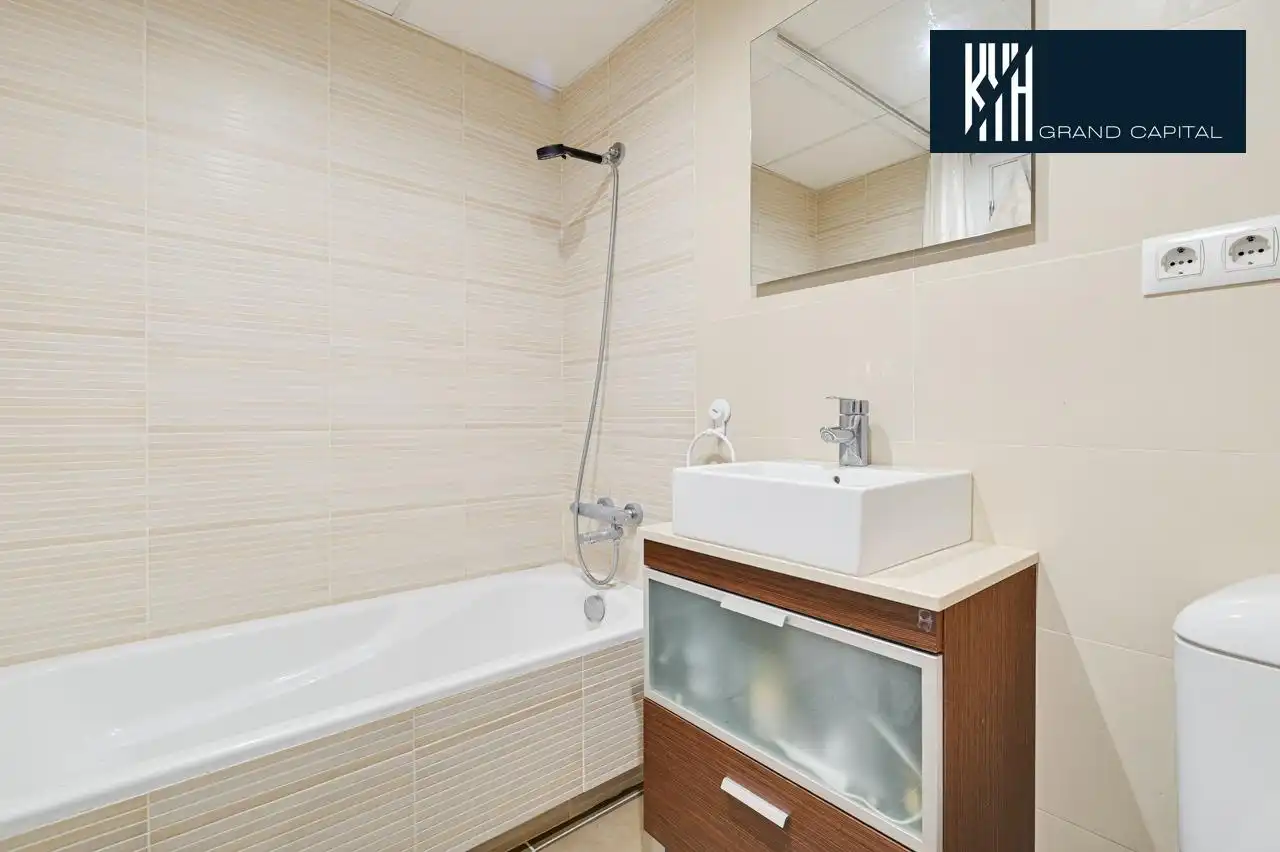Badezimmer von Wohnungen zum Verkauf in L'Estartit mit Klimaanlage