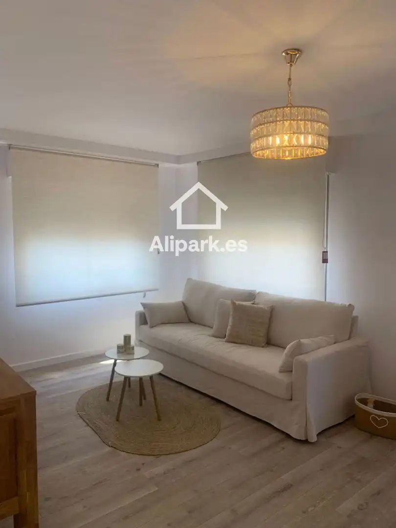 Außenansicht von Wohnung zum Verkauf in Alicante / Alacant mit Klimaanlage, Heizung und Parkett