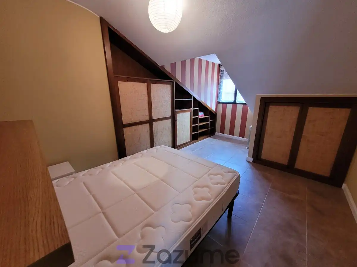 Dormitori de Dúplex de lloguer en Segovia amb Calefacció, Parquet i Moblat