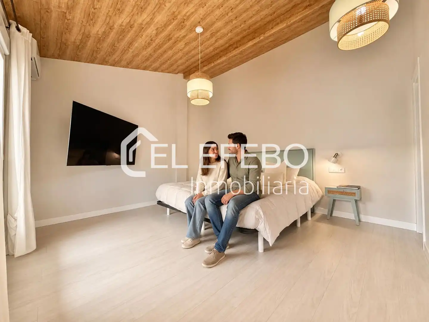 Sala de estar de Dúplex en venta en Antequera con Aire acondicionado, Calefacción y Parquet
