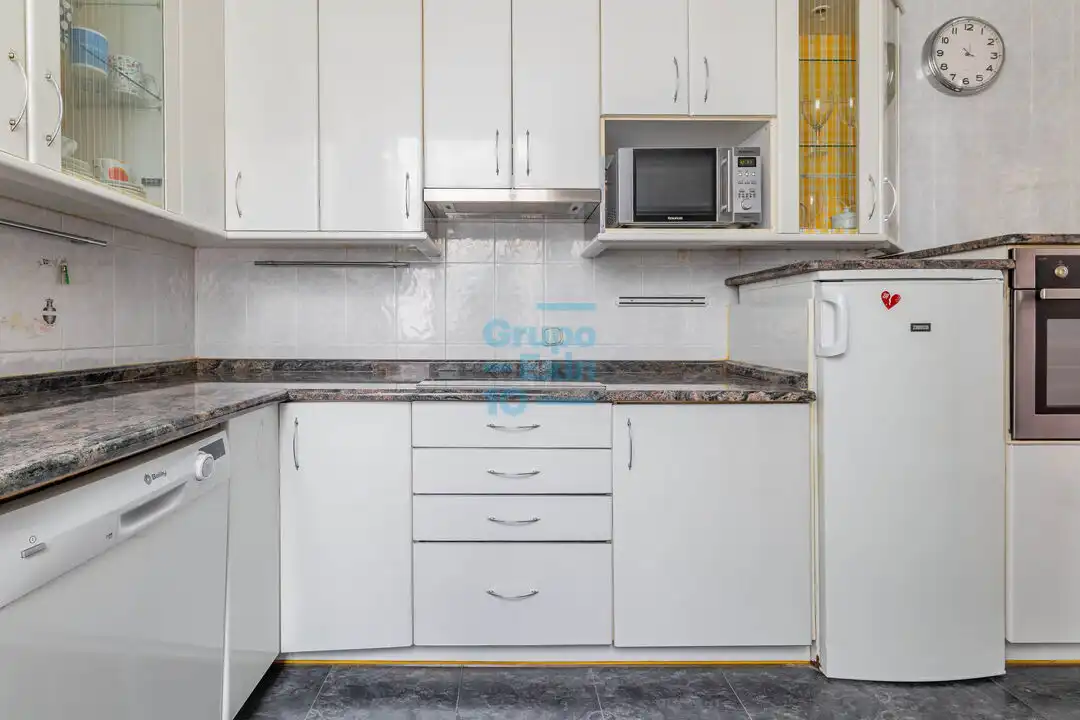 Cocina de Piso en venta en Donostia - San Sebastián  con Calefacción y Balcón
