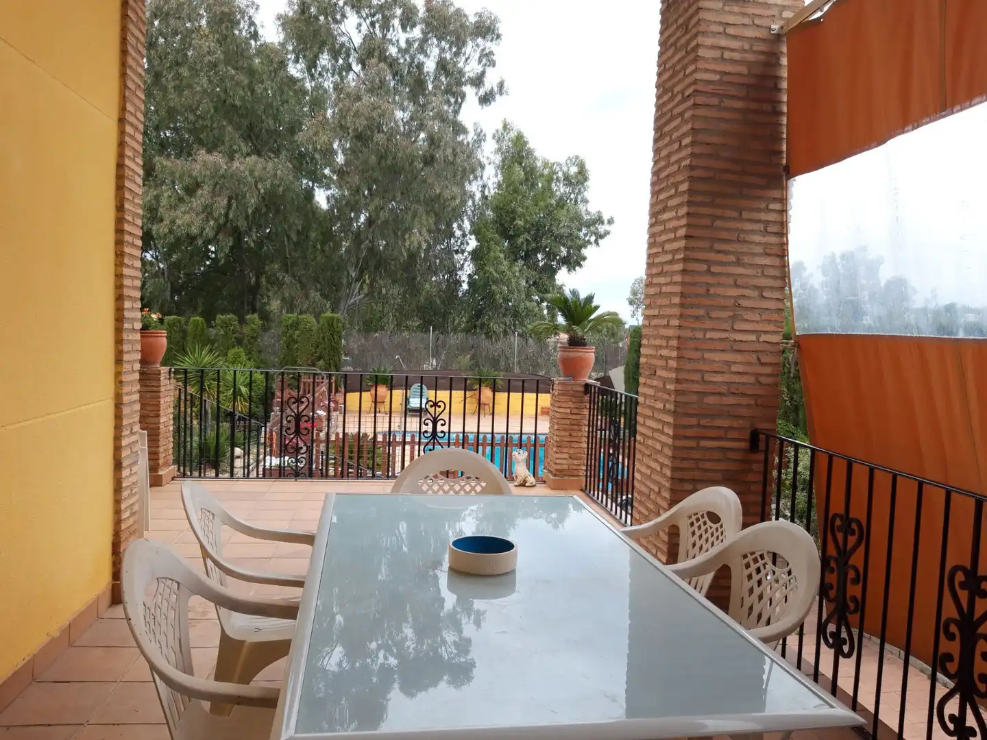 Terrassa de Casa o xalet en venda en Linares amb Aire condicionat, Calefacció i Jardí privat