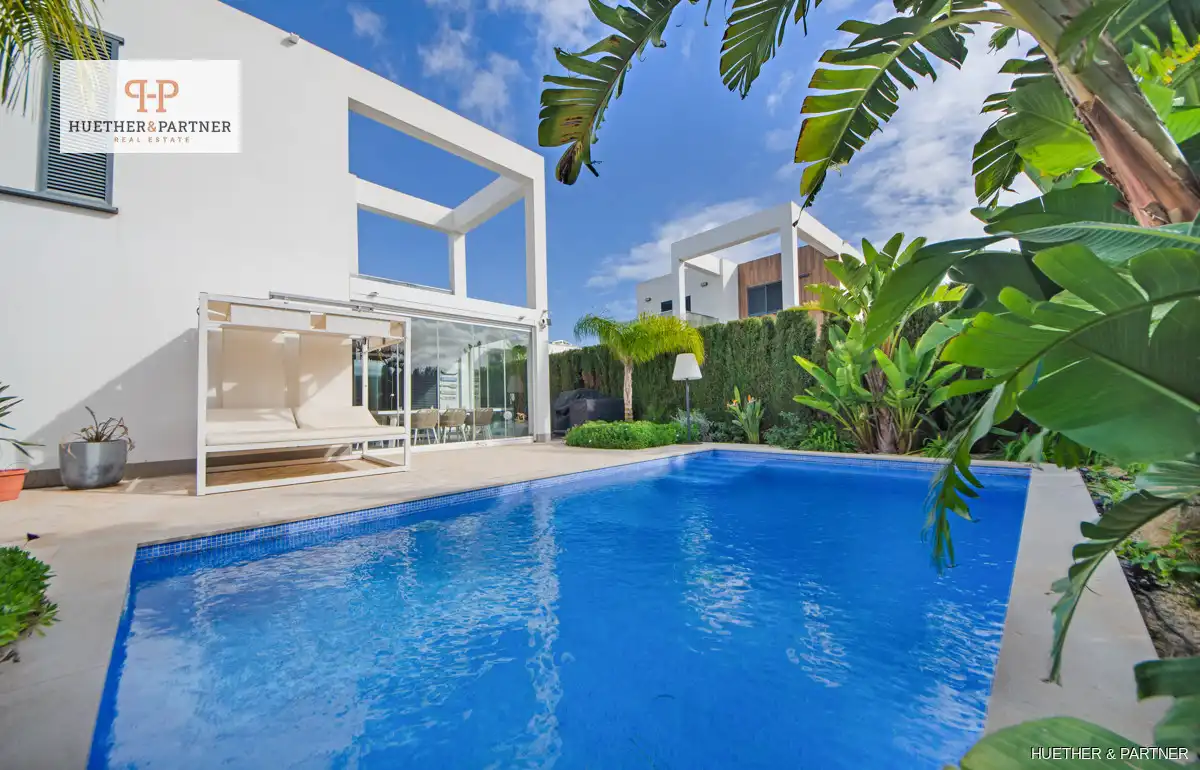 Swimming pool of Houses for sale in Manacor  with Air Conditioner and Furnished