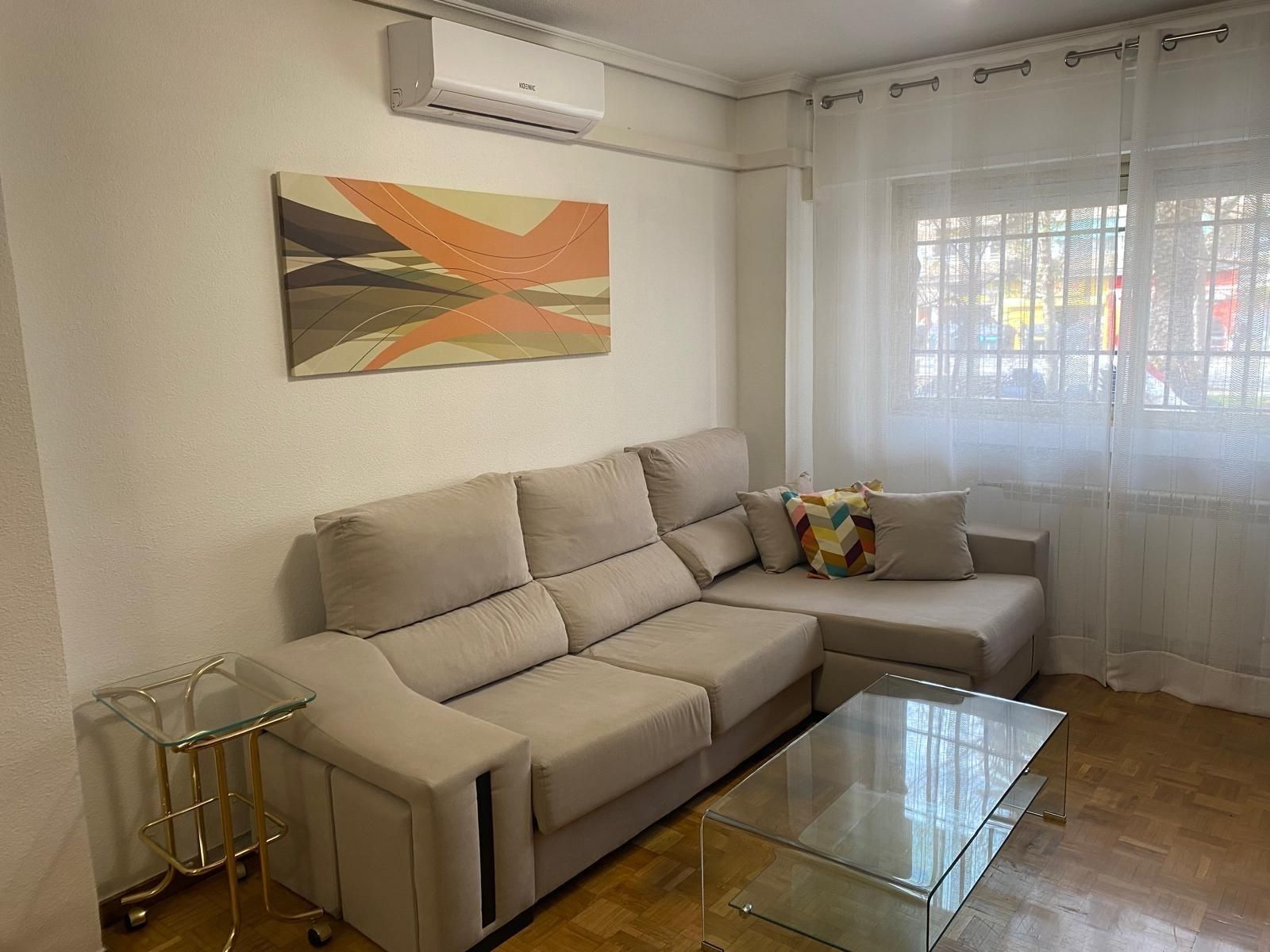 Sala d'estar de Apartament de lloguer en Getafe amb Aire condicionat, Calefacció i Parquet