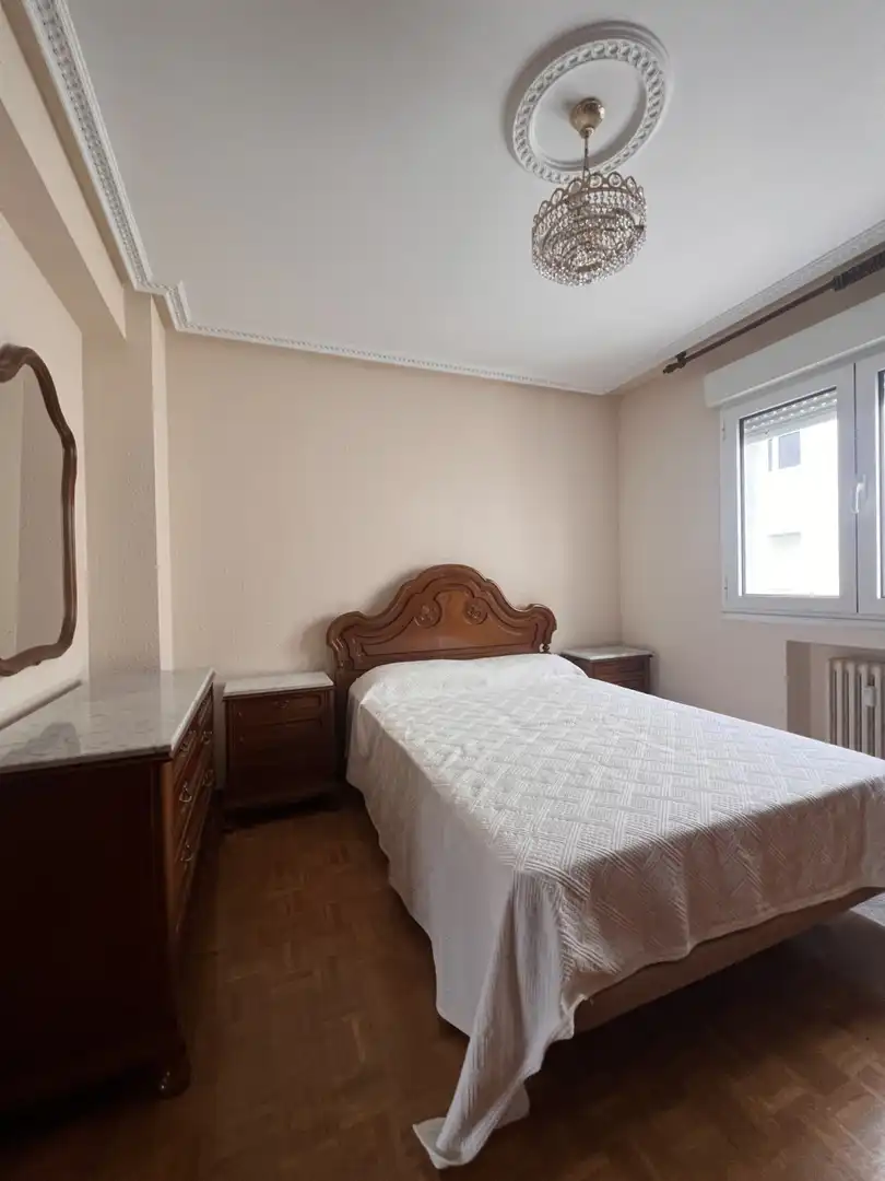 Bedroom of Flat for rent in Gijón   with Heating, Parquet flooring and Furnished