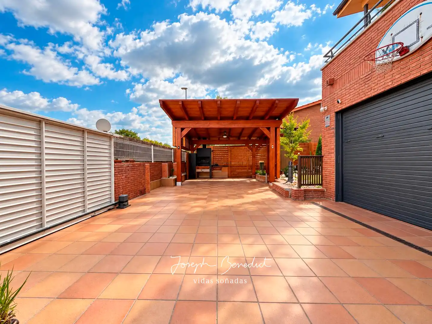 Casa amb terrassa en venda a Corbera de Llobregat, imagen 3