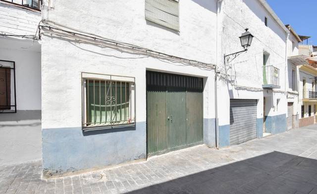 Garaje en Venta en Colomera