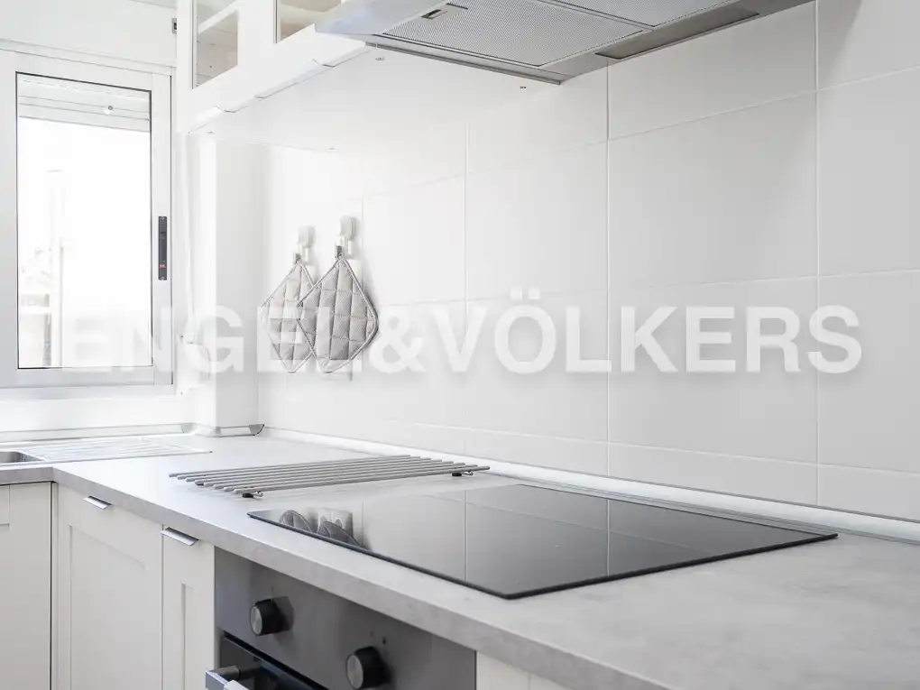 Kitchen of Flat for rent in Valencia  with Air Conditioner, Heating and Parquet flooring