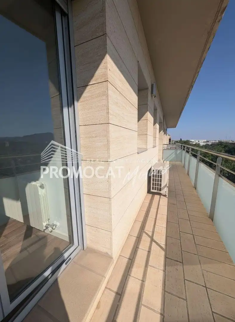 Terraza de Ático en venta en Molins de Rei con Aire acondicionado, Calefacción y Parquet